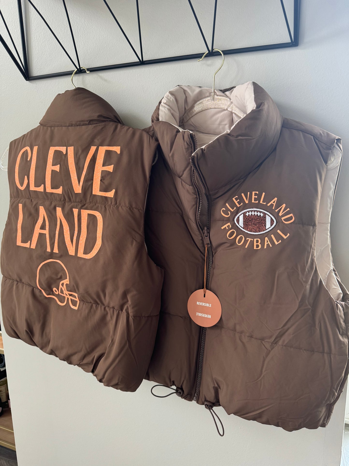 Reversible Browns shimmer puffer vest