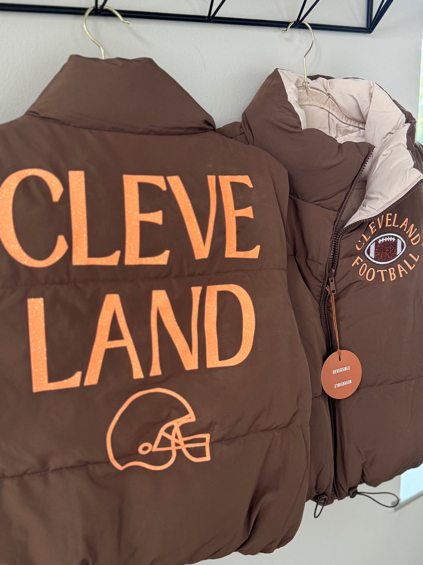 Reversible Browns shimmer puffer vest